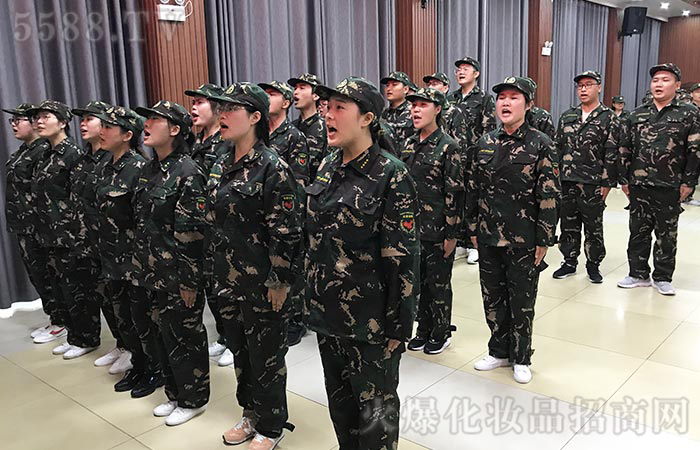 堅(jiān)持才能勝利 堅(jiān)持才能勝利